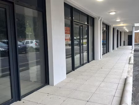 location commerce 91 m² à saint-gély-du-fesc (34980)