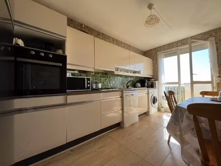 appartement type 5 tres lumineux