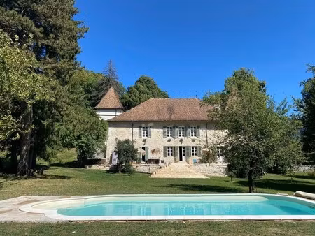 château à vendre à montanges