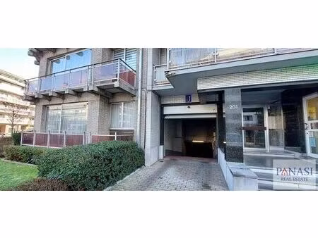 parking couvert av. du chateau