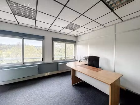 local commercial de 18m2 - stationnement