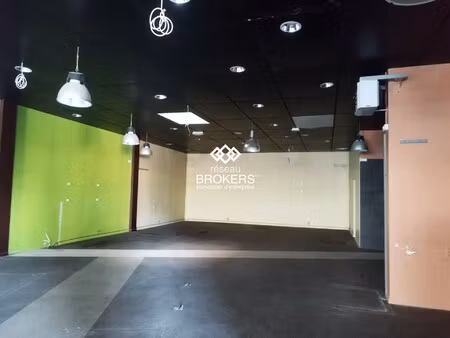 location local commercial