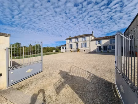 vente propriété 14 pièces 460 m² à merignac (16200)  628 000 €
