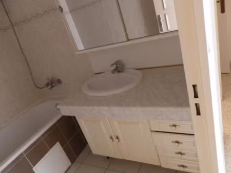 location appartement 3 pièces 62 m² à les pennes-mirabeau (13170)  890 €