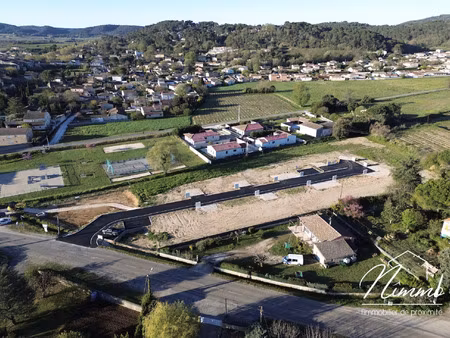 terrain à bâtir à connaux  à 30 min d'orange et 40 min d'avi