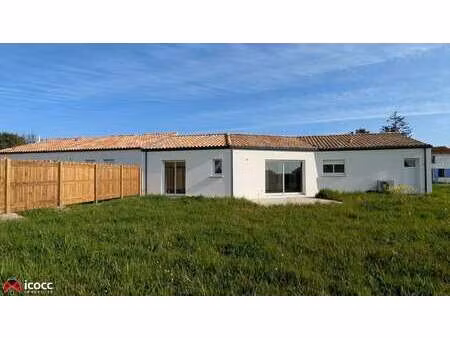 vente maison aux magnils-reigniers (85400) : à vendre / 92m² les magnils-reigniers