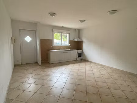 location appartement 2 pièces  43.46m²  lasbordes