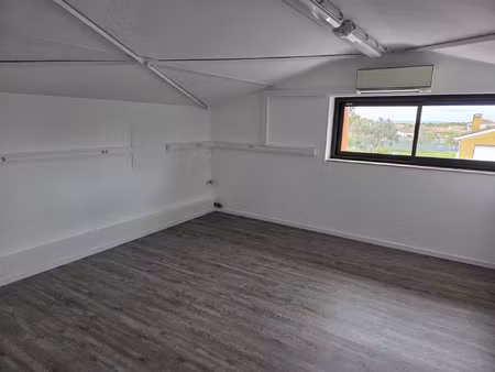 centre merville -- locaux professionels 20m2