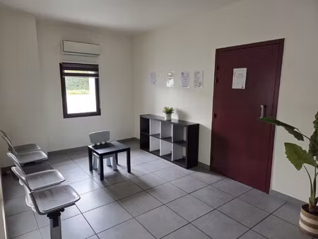 centre merville -- local 18m2 libre en parfait état (remise