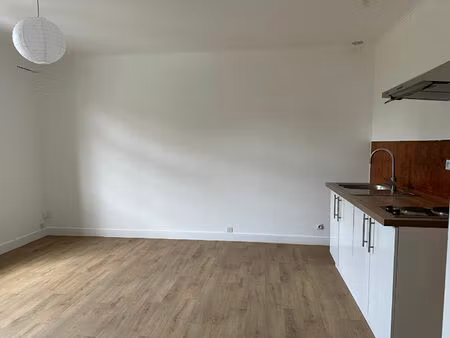 location appartement 1 pièce 26 m² à chilly-mazarin (91380)