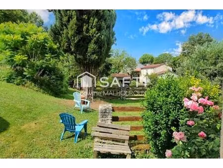 charmante maison en pierre 3 chambres  un bureau