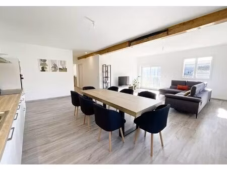 a 8 minutes de réalmont  appartement meublé t4  en pleine campagne.