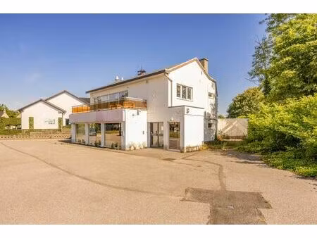 propriété commerciale avec résidence à genk