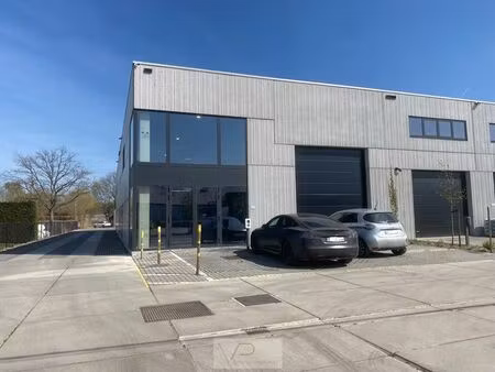 entrepôt neuf avec bureau ou showroom à vendre à hulshout