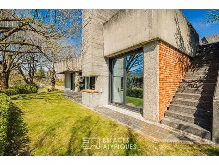 villa d'architecte et son panorama d'exception sur la colline du murier