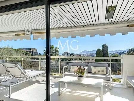 le cannet residentiel - t3 - vue mer - piscine - double garage - cave