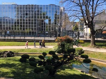 location bureau meublé