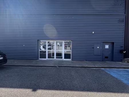 local commercial 600m2 davezieux