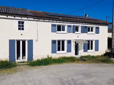 vente maison 4 pièces 135 m² à champagné-saint-hilaire (86160)  189 875 €