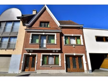 charmante eigendom met 3 slaapkamers  80 m² zolder  inpandige garage en zonneterras te koo