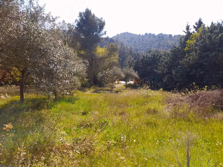 terrain constructible au pied du luberon