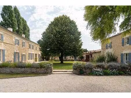 propriété de luxe à vendre à la gripperie-saint-symphorien : 991 000 € | 450m²