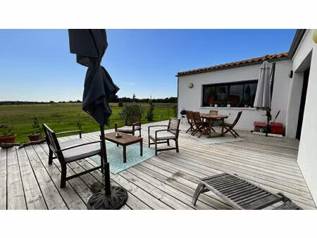 vente maison 6 pièces  138.00m²  cozes