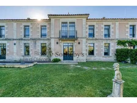 maison de luxe à vendre à brie-sous-mortagne : 1 029 000 € | 530m²