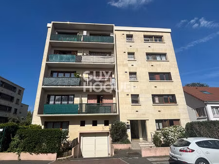 au calme quartier larue