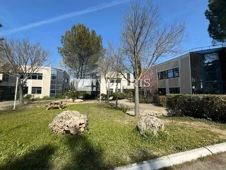 location bureau 1542 m² à aix-en-provence (13290)