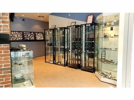 vente commerce 102 m² poitiers (86000)