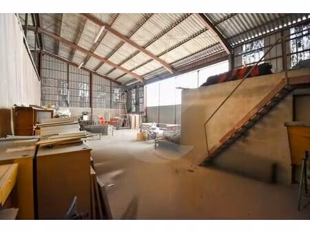 à vendre – local polyvalent 200 m² – emplacement stratégique – septfonds (82240)