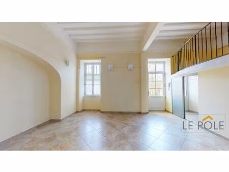 appartement au sein d'une residence securisee avec jardin privatif