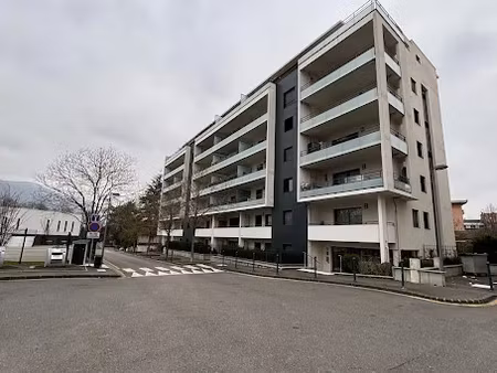 location locaux professionnels à annemasse (74100)  150 €