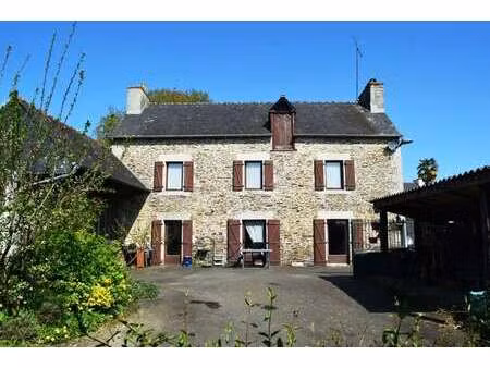 vente maison à saint-caradec (22600) : à vendre / 165m² saint-caradec