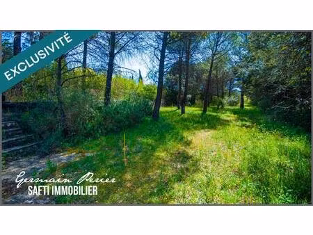 terrain plat + une restanque de 1200 m2 - environnement calme - emprise au sol possible de