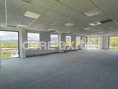 location bureau chavanod 202 m²
