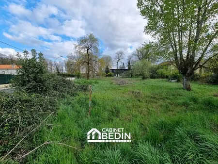 terrain 1385 m²