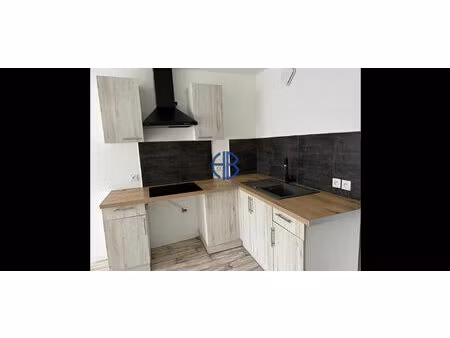 appartement en rez de chaussée avec petite cours