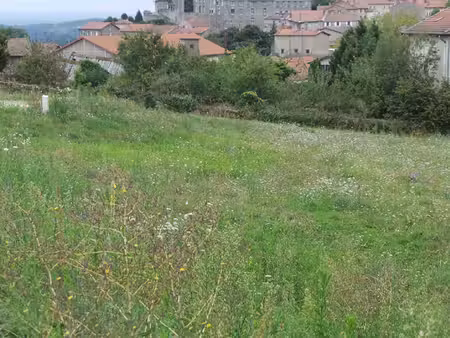 terrain 725m²