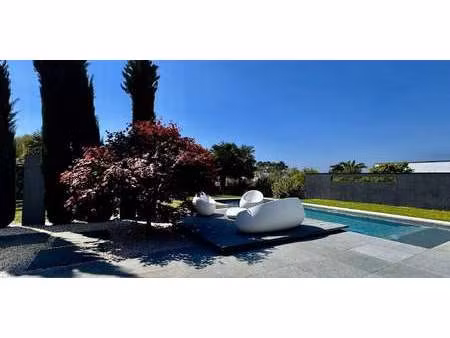 maison avec piscine et terrasse vannes (56)