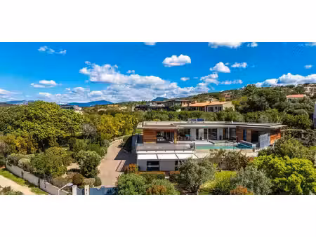 villa avec piscine en bord de mer porticcio (2a)