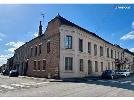 immeuble 25 pièces 630 m²