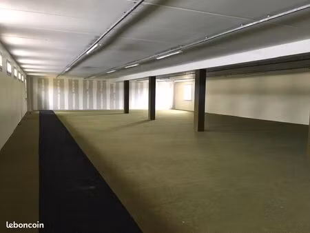 local 338 m2 à louer