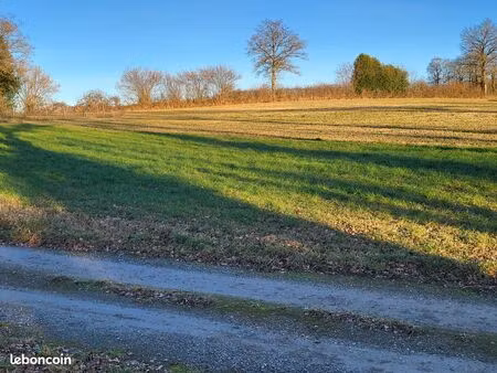 2 terrains 1090m² et 1300m² le vibal