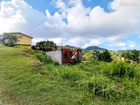 terrain 868 m² rivière-pilote