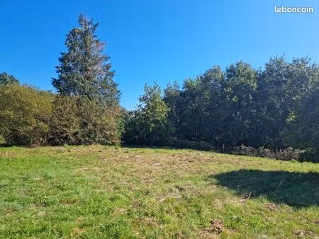 terrain 2 020 m² charras