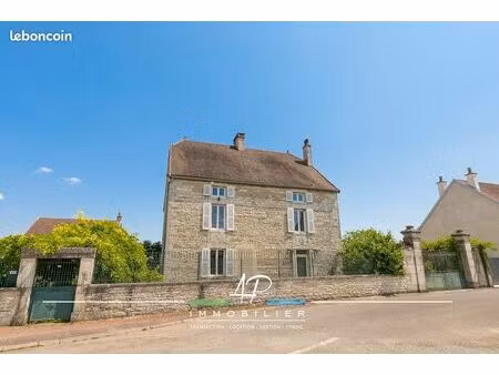 propriété 7 pièces 200 m²