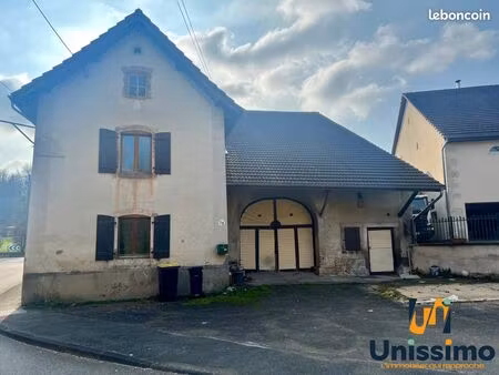 immeuble 201 m² issans