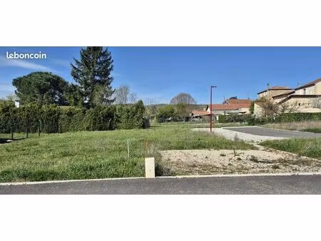 terrain 707 m² saint uze